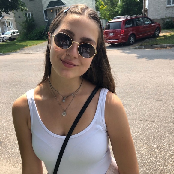 Meet your Posher, Audrey - Picture 1 of 1